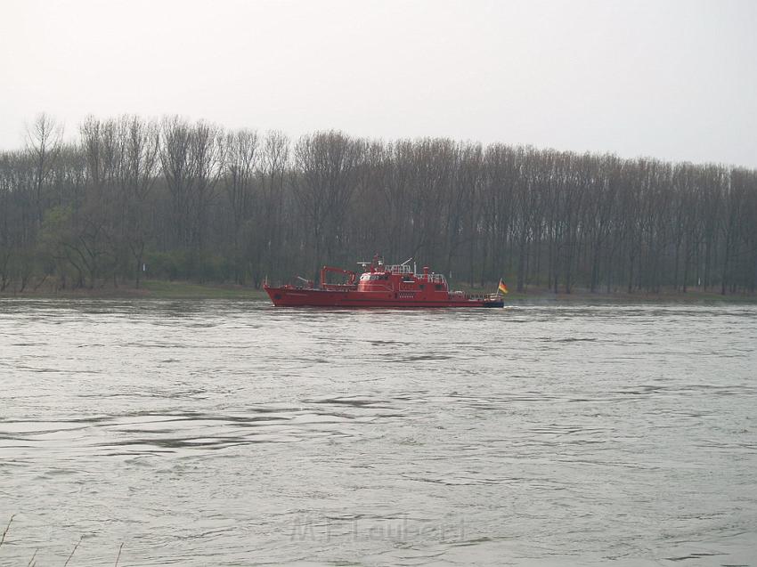 Feuerloeschboot 10-2      P120.JPG